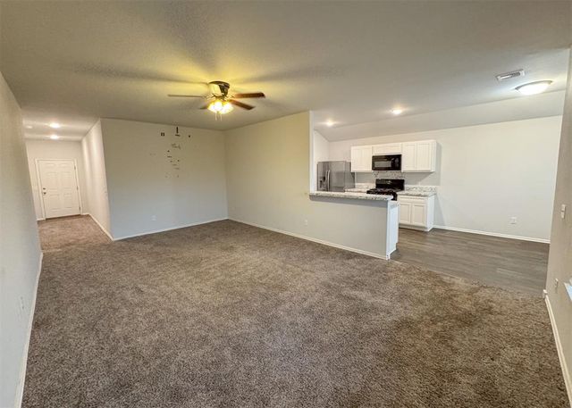 1109 S Appaloosa Lane, Mustang, OK 73064
