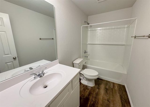 1109 S Appaloosa Lane, Mustang, OK 73064