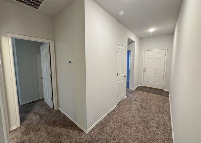 1109 S Appaloosa Lane, Mustang, OK 73064