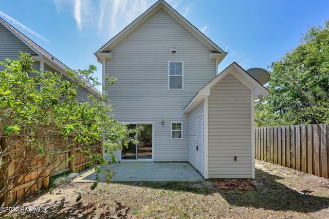 8010 Sweetgrass Court, Wilmington, NC 28412