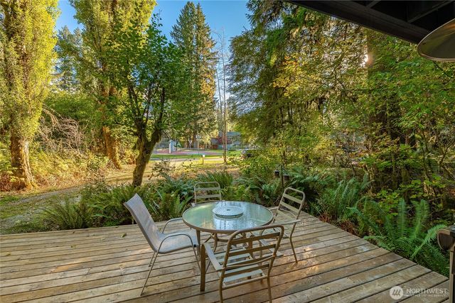 7018 Olympus Way, Glacier, WA 98244