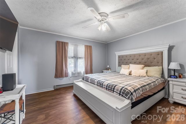 118 Hoover Street NW, Lenoir, NC 28645