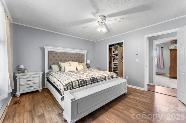 118 Hoover Street NW, Lenoir, NC 28645