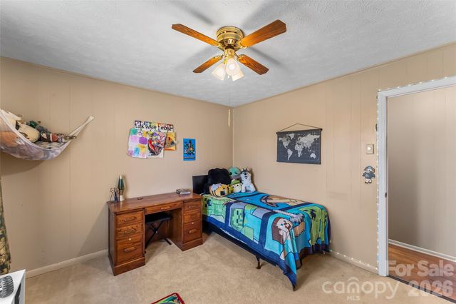 118 Hoover Street NW, Lenoir, NC 28645