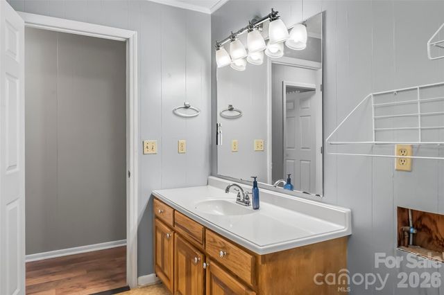 118 Hoover Street NW, Lenoir, NC 28645