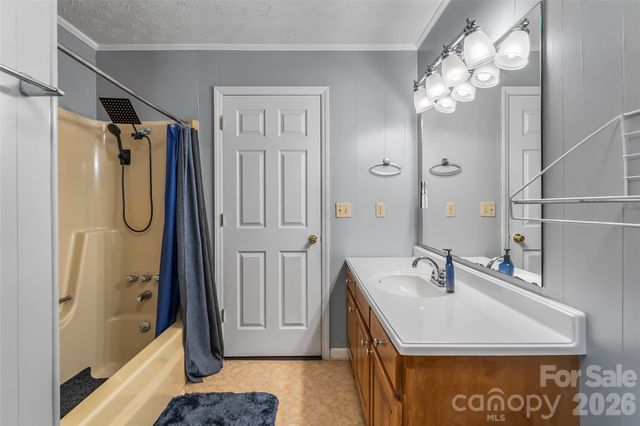 118 Hoover Street NW, Lenoir, NC 28645