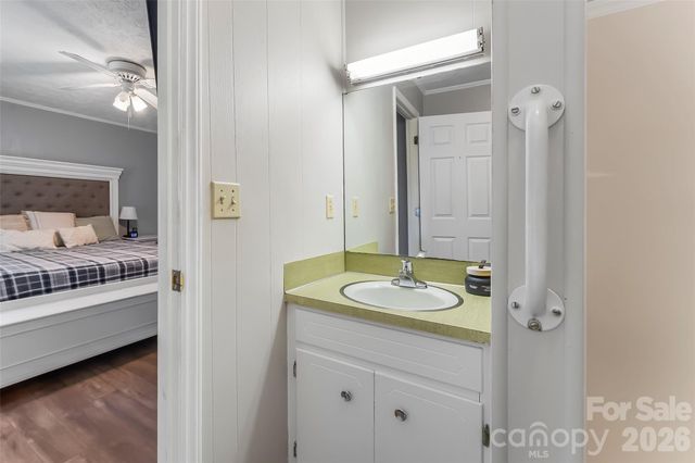 118 Hoover Street NW, Lenoir, NC 28645