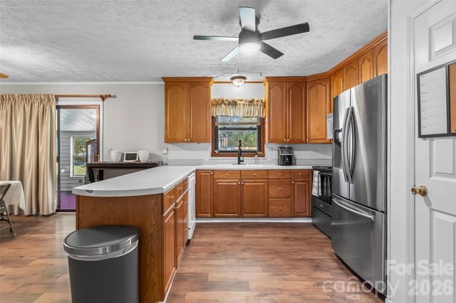 118 Hoover Street NW, Lenoir, NC 28645