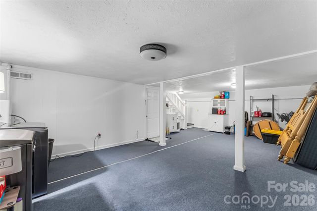 118 Hoover Street NW, Lenoir, NC 28645