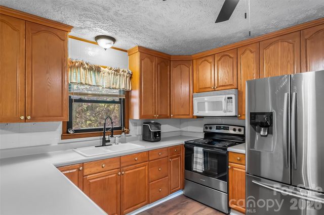 118 Hoover Street NW, Lenoir, NC 28645