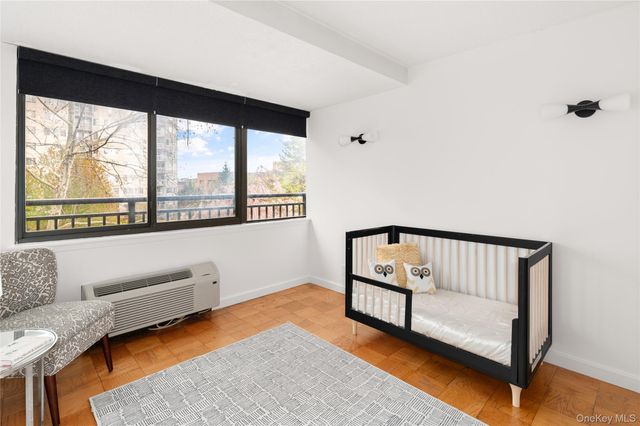 15 Stewart Place 1D, White Plains, NY 10603
