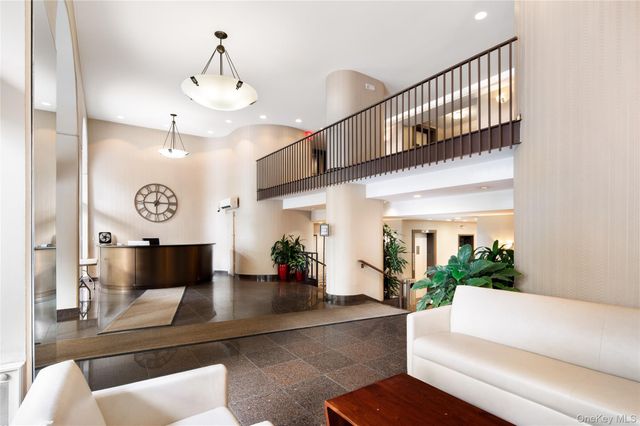 15 Stewart Place 1D, White Plains, NY 10603
