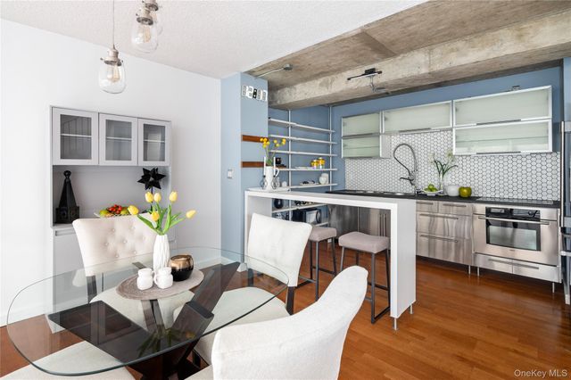 15 Stewart Place 1D, White Plains, NY 10603