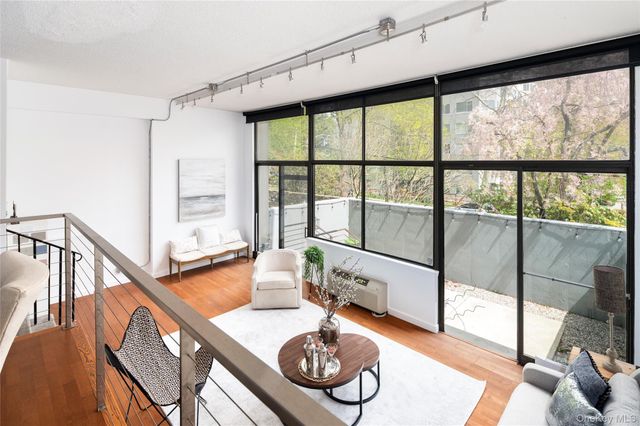 15 Stewart Place 1D, White Plains, NY 10603