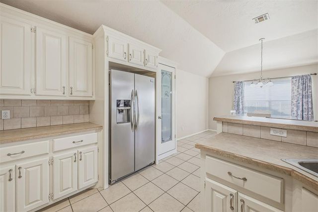 609 Madeline Lane, Moore, OK 73160