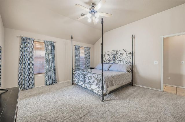 609 Madeline Lane, Moore, OK 73160