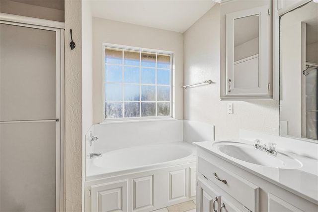 609 Madeline Lane, Moore, OK 73160