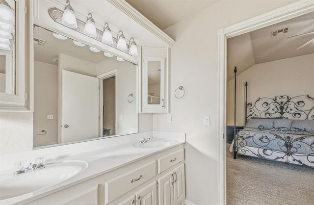 609 Madeline Lane, Moore, OK 73160