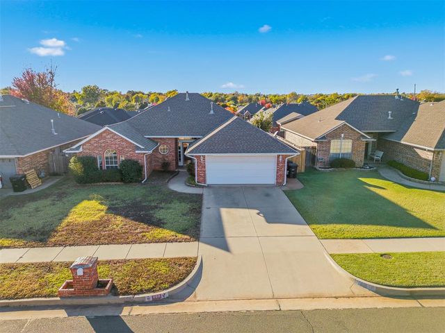 609 Madeline Lane, Moore, OK 73160