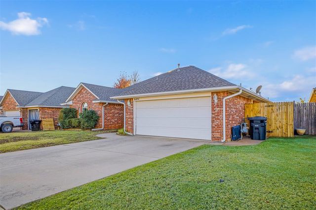 609 Madeline Lane, Moore, OK 73160