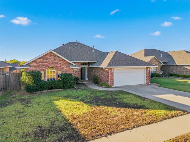 609 Madeline Lane, Moore, OK 73160