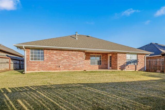 609 Madeline Lane, Moore, OK 73160