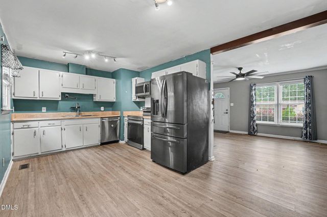 3324 Hunting Bay Drive, Spring Lake, NC 28390