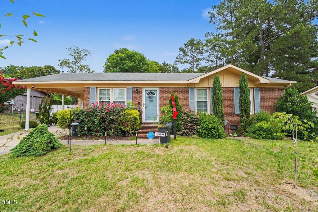 3324 Hunting Bay Drive, Spring Lake, NC 28390