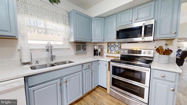 20 S MARS DR, Sewell, NJ 08080
