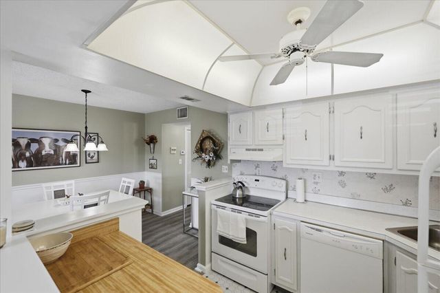 2600 S Kanner Highway N9, Stuart, FL 34994