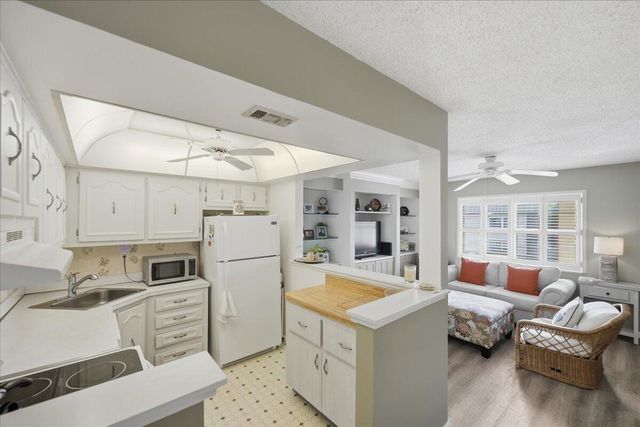 2600 S Kanner Highway N9, Stuart, FL 34994