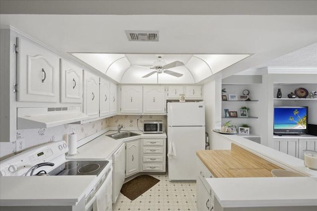 2600 S Kanner Highway N9, Stuart, FL 34994