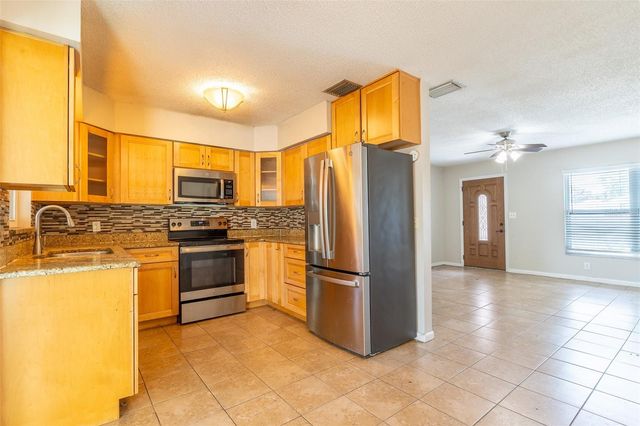 614 E WHEELER ROAD, Seffner, FL 33584
