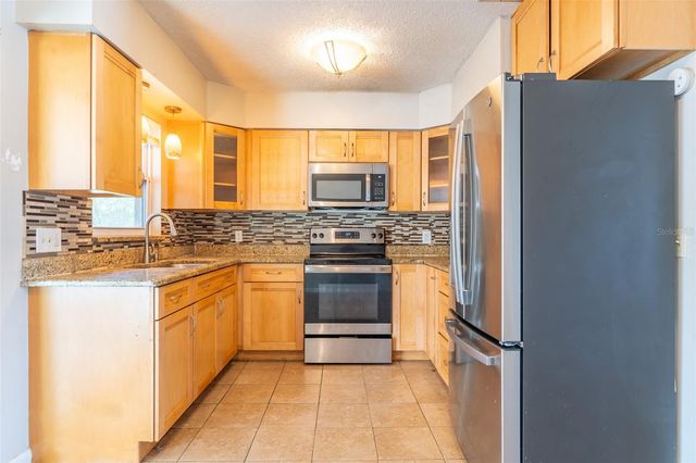 614 E WHEELER ROAD, Seffner, FL 33584