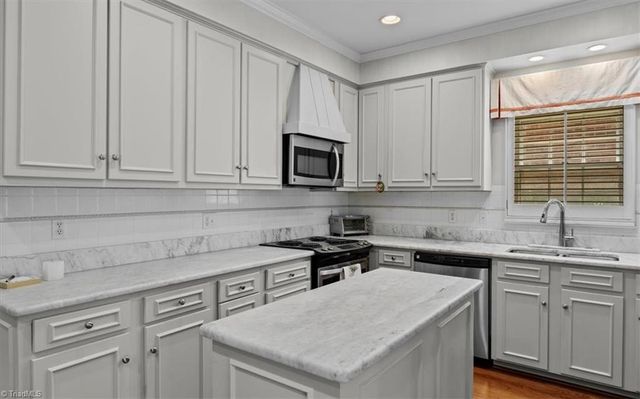 5 Fountain Manor Drive A, Greensboro, NC 27405