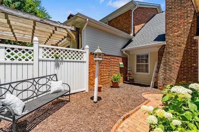 5 Fountain Manor Drive A, Greensboro, NC 27405
