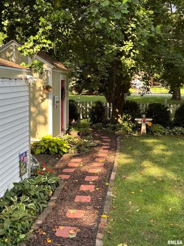 3025 S LINCOLN Avenue, Springfield, IL 62704