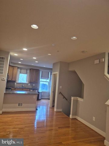 2992 DISTRICT AVE, Fairfax, VA 22031