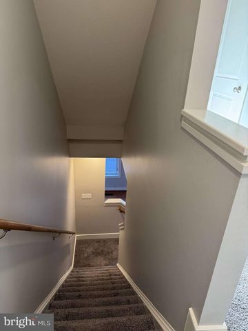 2992 DISTRICT AVE, Fairfax, VA 22031