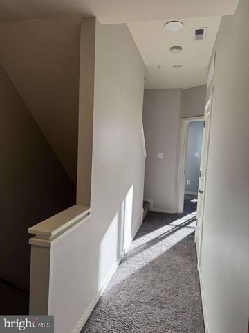 2992 DISTRICT AVE, Fairfax, VA 22031