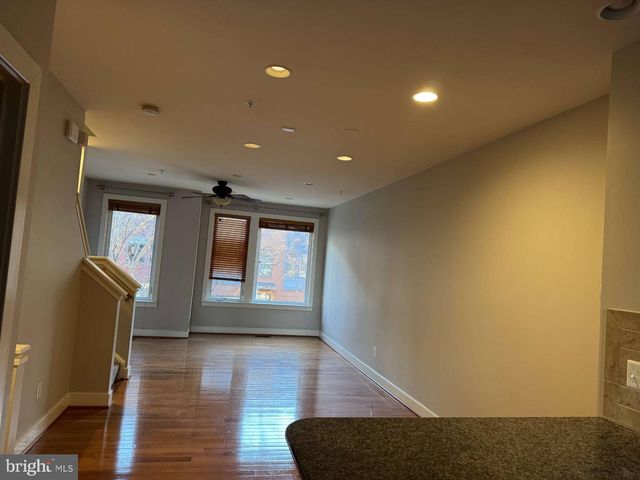 2992 DISTRICT AVE, Fairfax, VA 22031