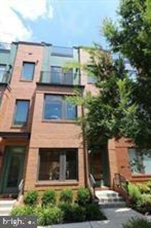 2992 DISTRICT AVE, Fairfax, VA 22031