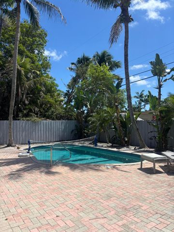 720 NE 7th Street, Pompano Beach, FL 33060