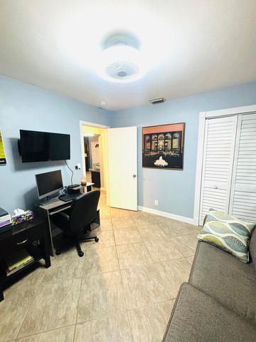 720 NE 7th Street, Pompano Beach, FL 33060