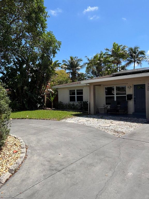 720 NE 7th Street, Pompano Beach, FL 33060