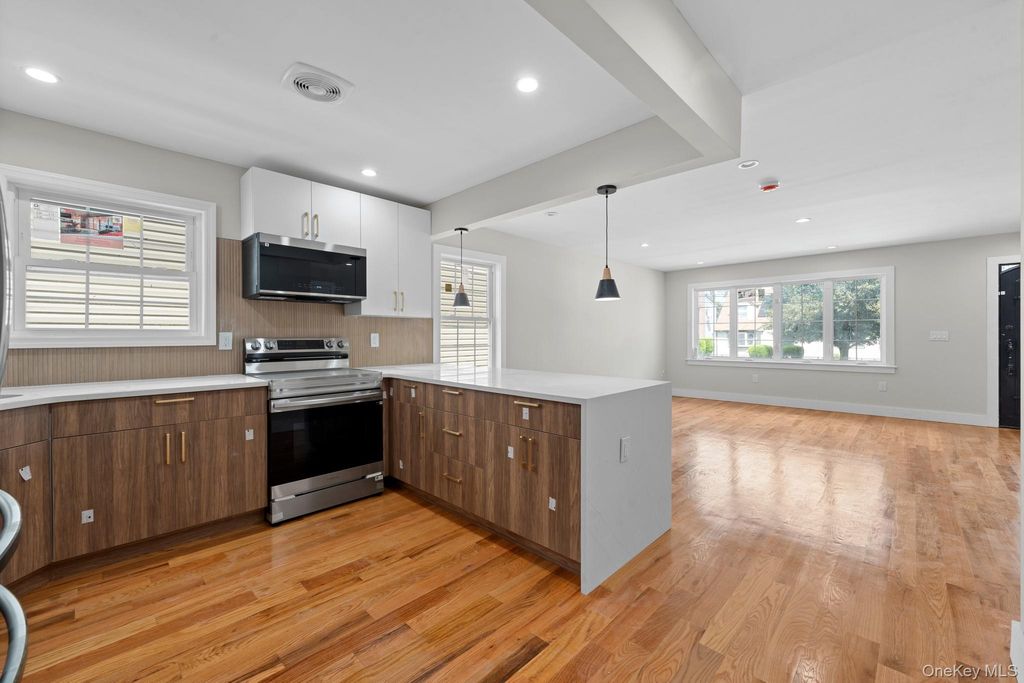 21950 143rd Avenue, Springfield Gardens, NY 11413 — photo 4