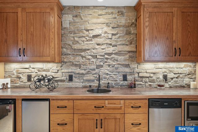 6120 Consentino Court, Lincoln, NE 68526