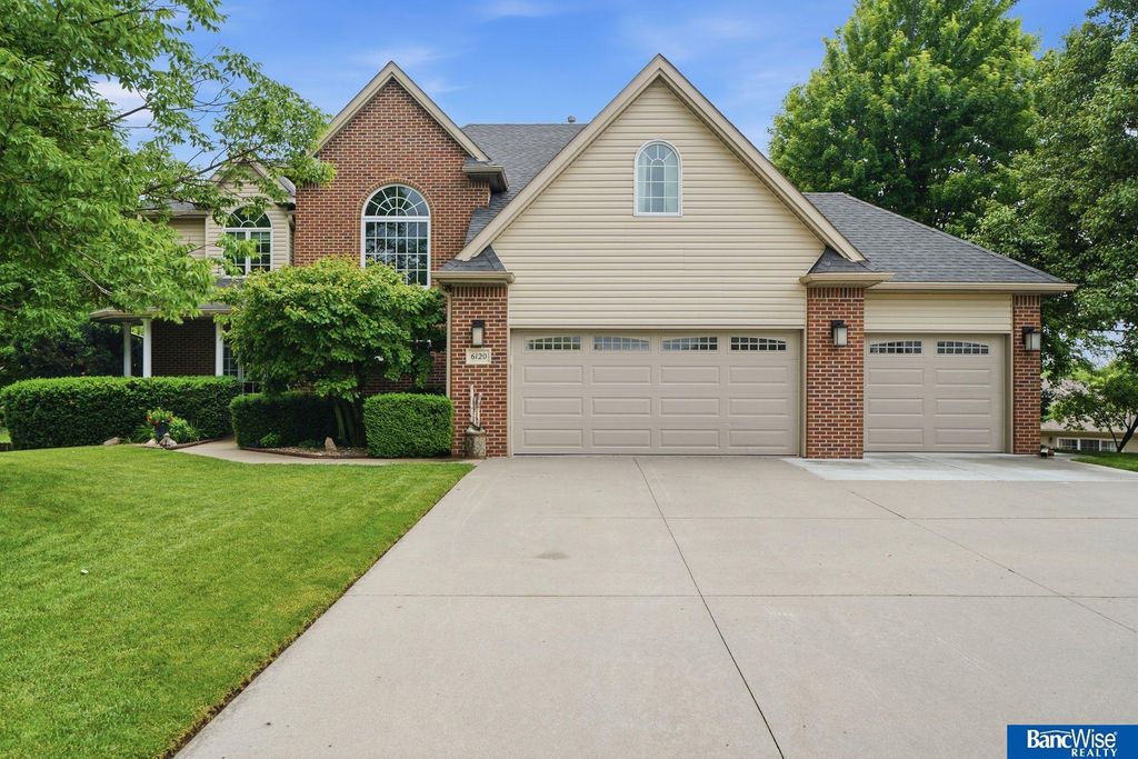 6120 Consentino Court, Lincoln, NE 68526