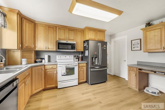 4061 N Main Street, Iona, ID 83427