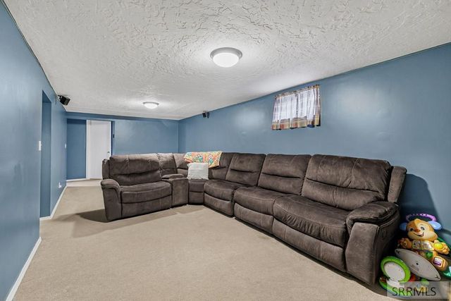 4061 N Main Street, Iona, ID 83427